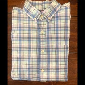 Vineyard Vines men’s dress shirt